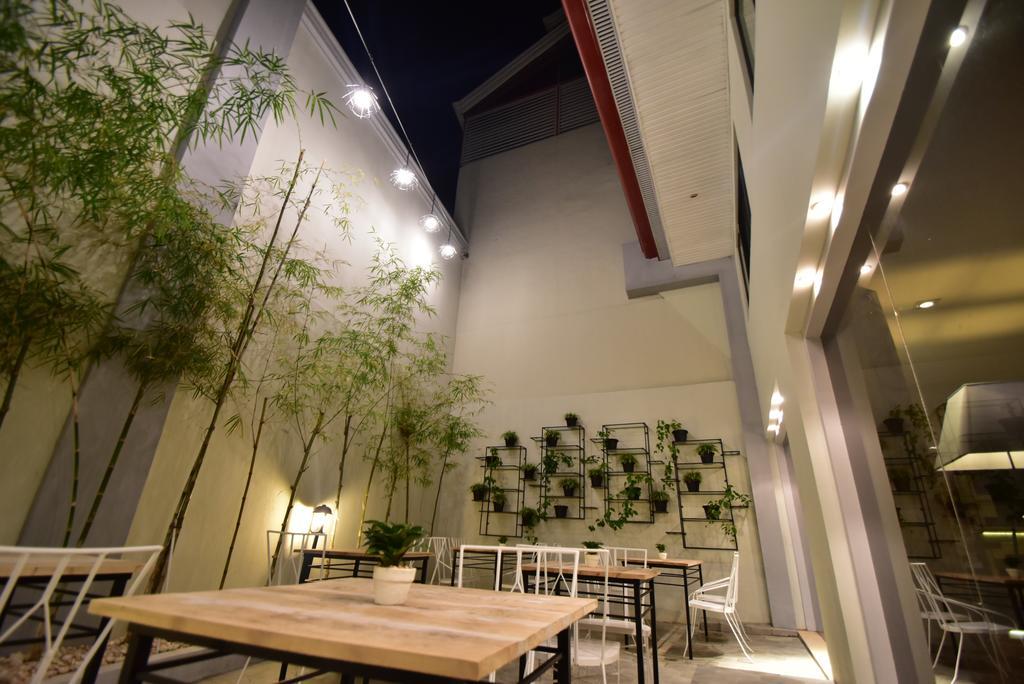 Almont City Hotel Butuan City Esterno foto