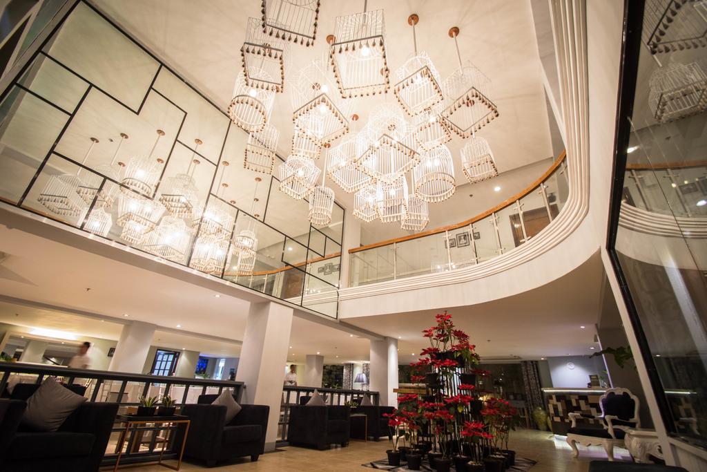 Almont City Hotel Butuan City Esterno foto