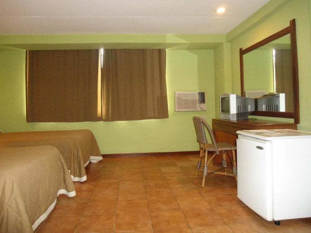 Almont City Hotel Butuan City Esterno foto