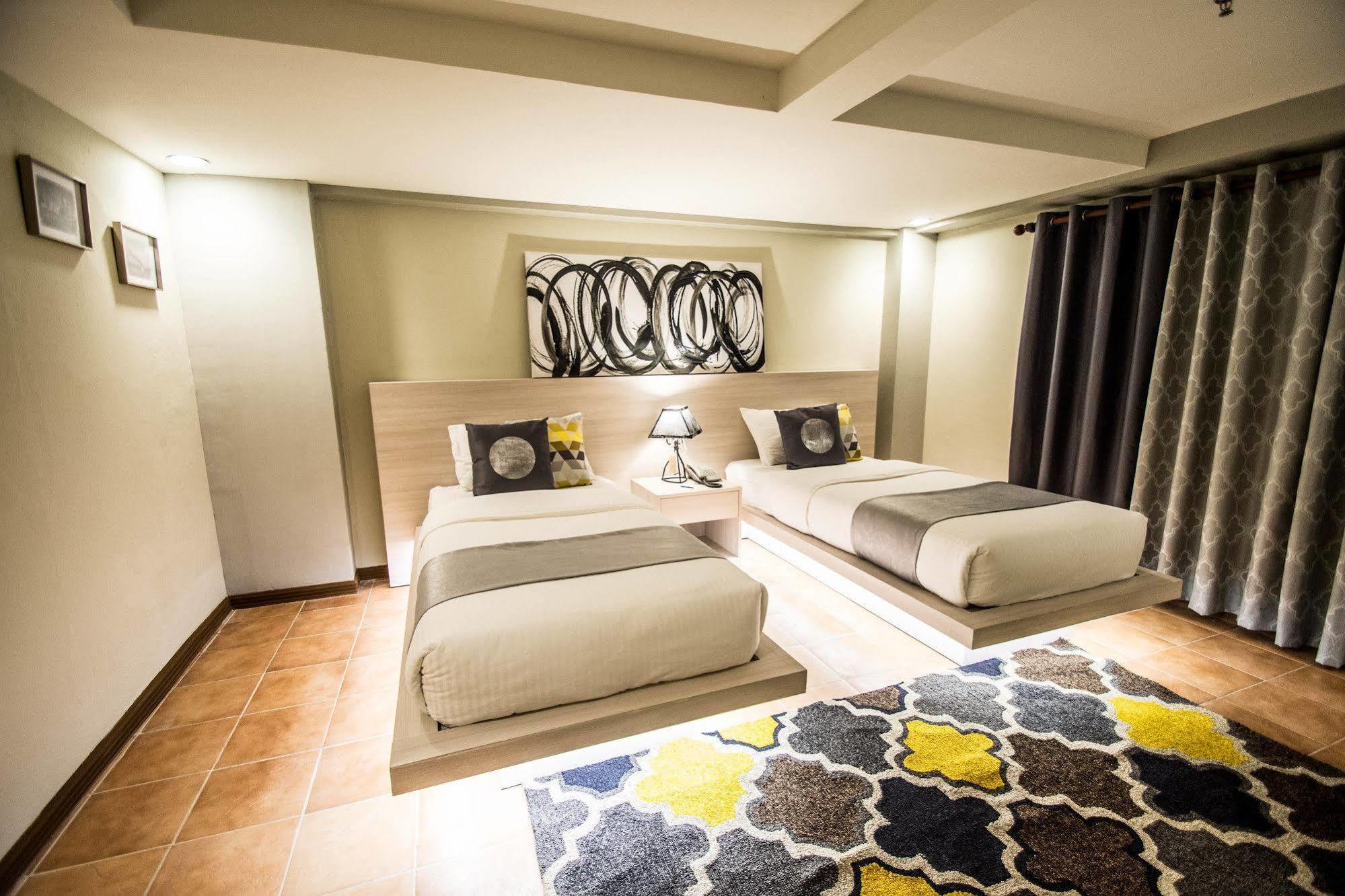 Almont City Hotel Butuan City Esterno foto